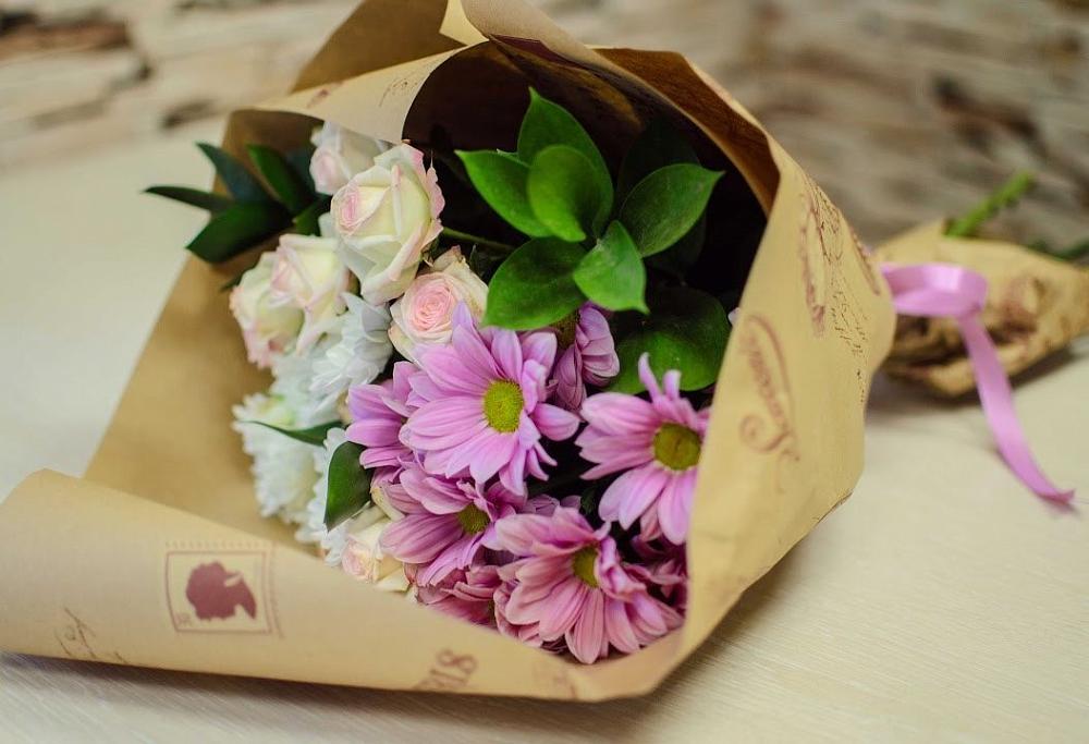 Букет цветов из: Розы и Хризантемы в Песках Воронежской области