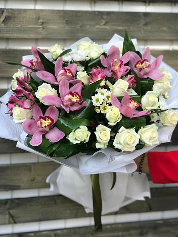 Букет цветов из: Розы и Хризантемы в Песках Воронежской области