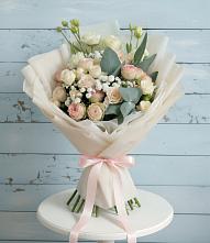 Букет цветов из:  Розы и Лизиантусы в Песках Воронежской области