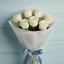 Букет 7 Белых роз Эдлесс Лав в Песках Воронежской области