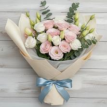 Букет цветов из:  Лизиантусы в Песках Воронежской области