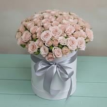 Цветочная композиция из Розы в шляпной коробке в Песках Воронежской области