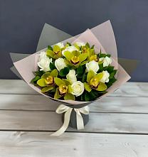 Букет цветов из:  Орхидеи и Розы в Песках Воронежской области