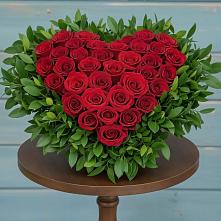 Цветочная композиция из Розы в виде сердца в Песках Воронежской области