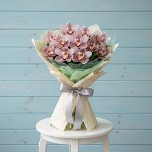 Букет цветов из:  Орхидеи и Розы в Песках Воронежской области