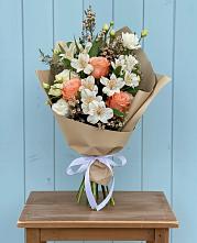 Букет цветов из:  Альстромерии, Лизиантусы, Розы и Хризантемы в Песках Воронежской области
