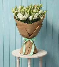 Букет цветов из:  Лизиантусы в Песках Воронежской области