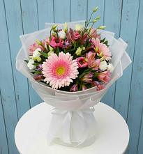 Букет цветов из:  Герберы, Альстромерии и Лизиантусы в Песках Воронежской области