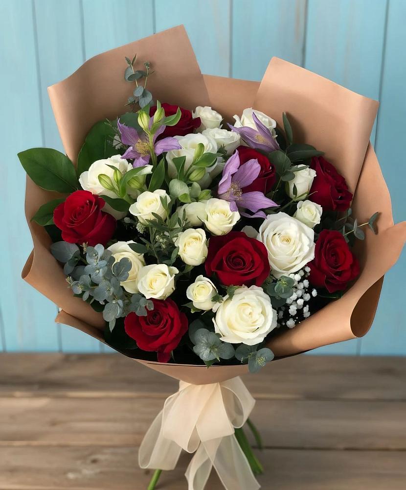 Букет цветов из: Розы и Альстромерии в Песках Воронежской области