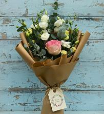 Букет цветов из:  Розы и Лизиантусы в Песках Воронежской области