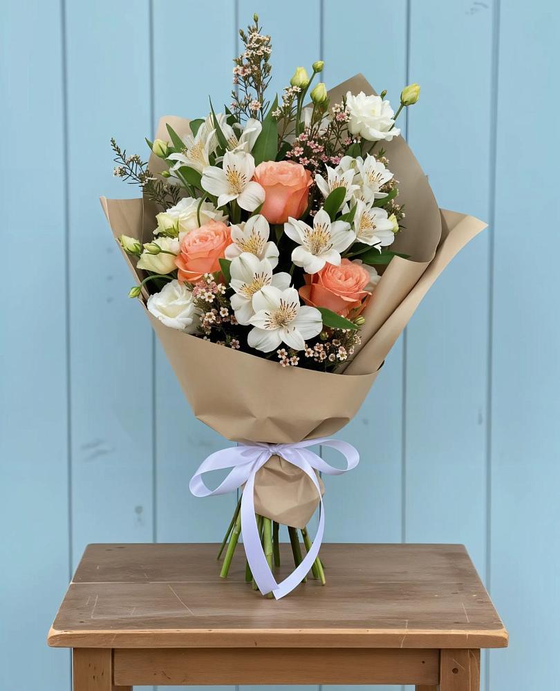 Букет цветов из: Альстромерии, Лизиантусы, Розы и Хризантемы в Песках Воронежской области